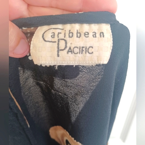 Caribbean Pacific Women's Black Button Down Graphic Print With Beading Size L - Picture 3 of 5